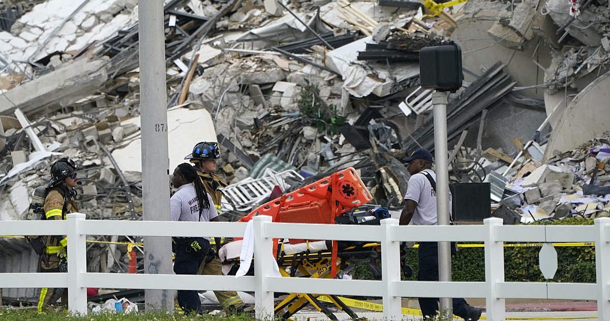 Crews search for bodies in collapsed Florida condo building | WORLD