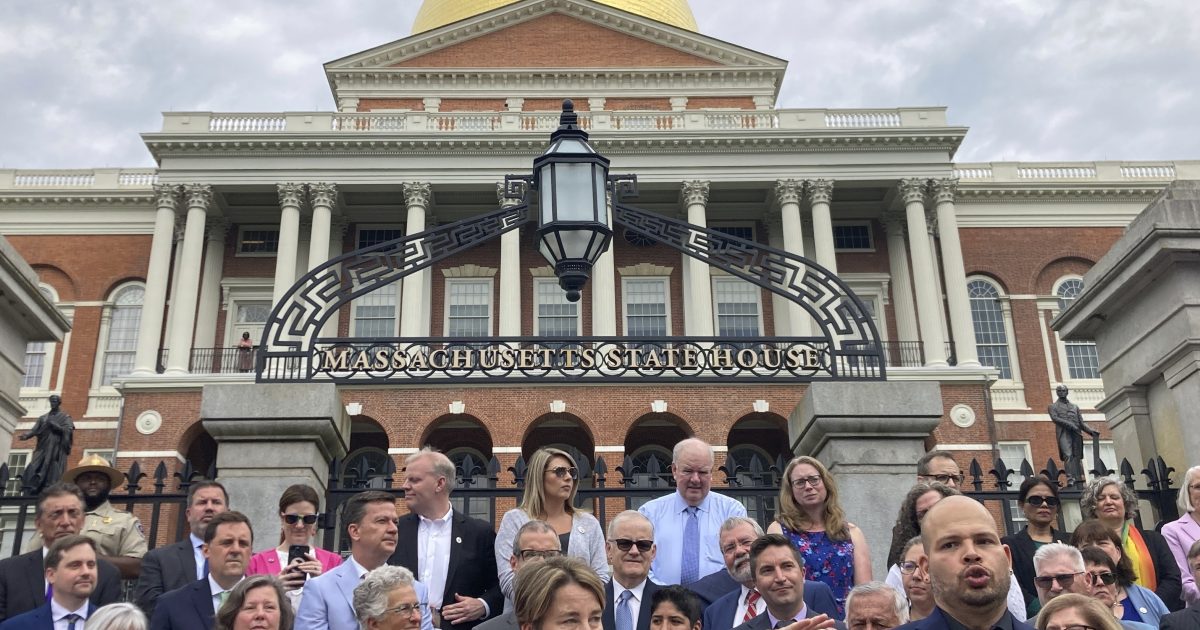 Massachusetts teed up to legalize late-term abortions