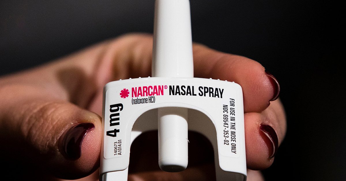 Drug overdose deaths decline for third year