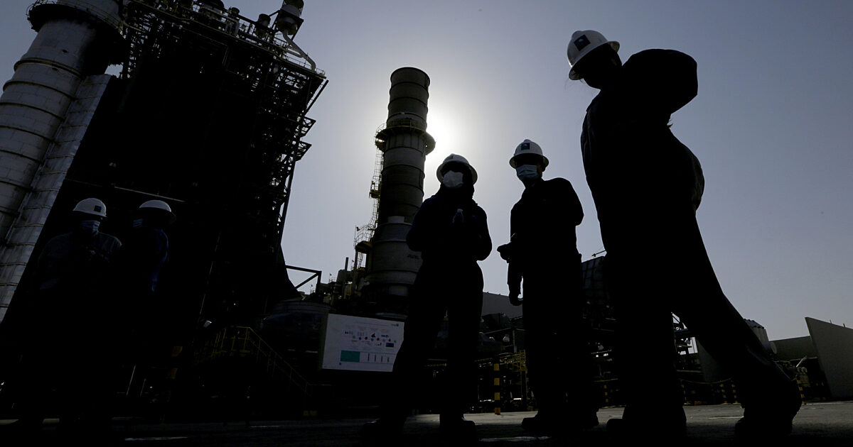 Oil prices climb after OPEC announces production cut | WORLD