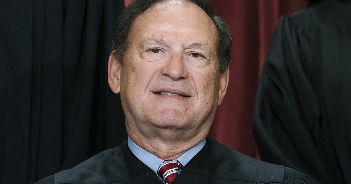 Supreme Court extends order allowing abortion drugs to be mailed