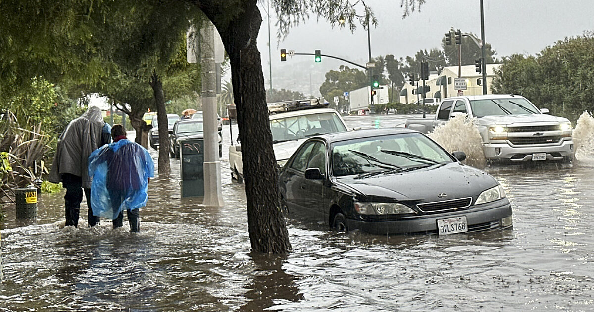 Storm in Southern California prompts evacuations, water… | WORLD