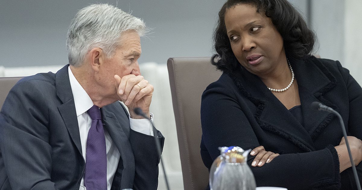 Trump asks SCOTUS to back Lisa Cook firing