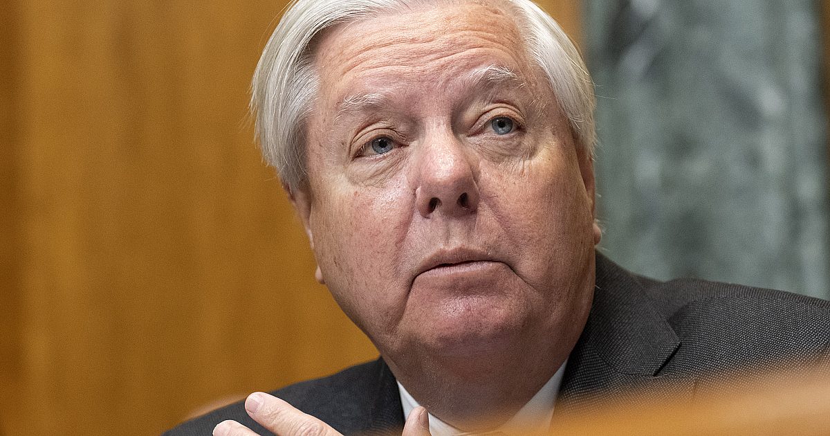 Sen. Graham questions presidential pardons by Trump, Biden | WORLD