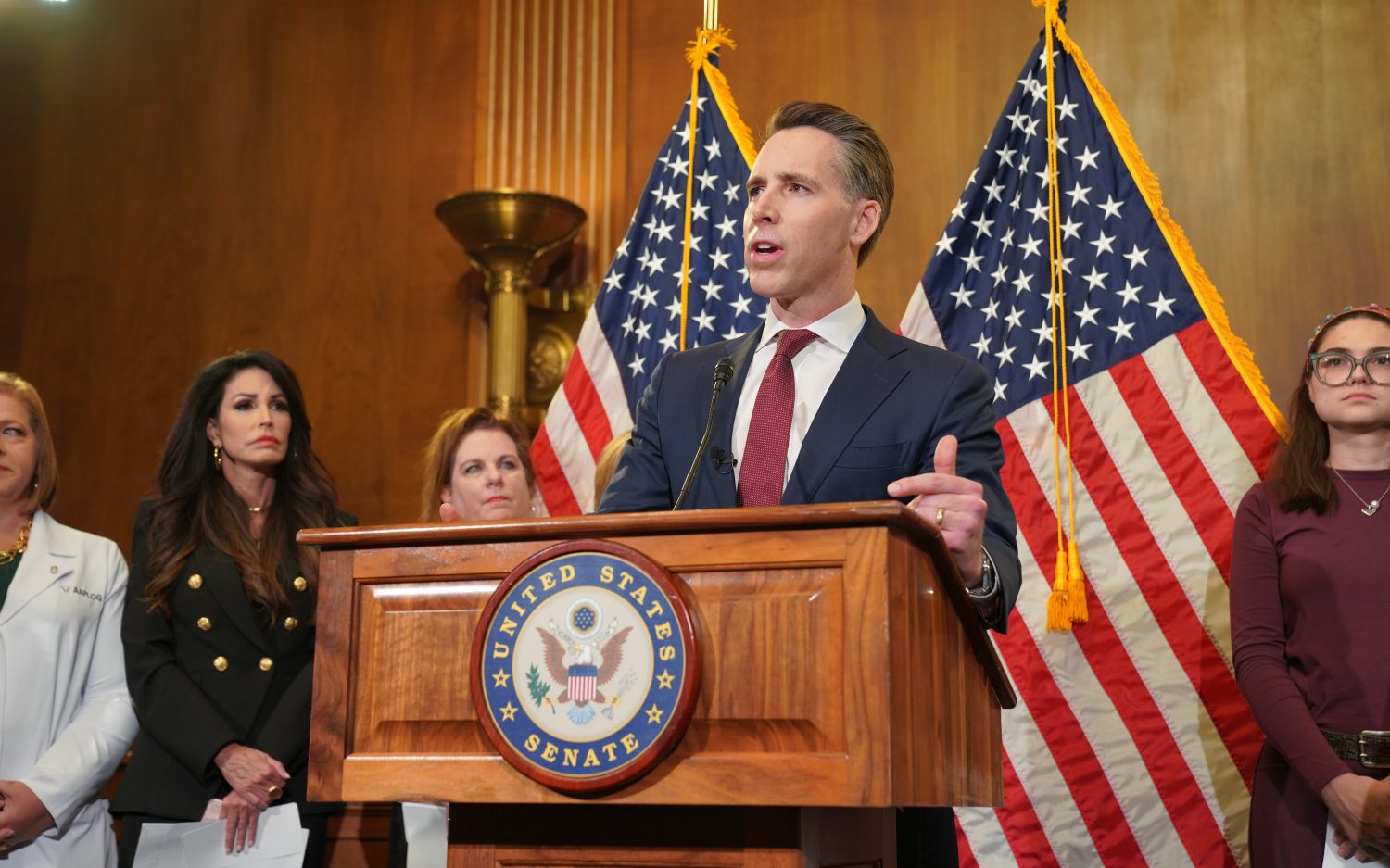 Sen. Hawley introduces bill to ban chemical abortion pill mifepristone