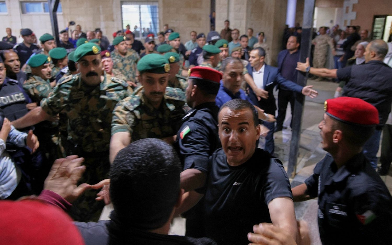 Six people dead and 28 injured in Jordanian church shooting