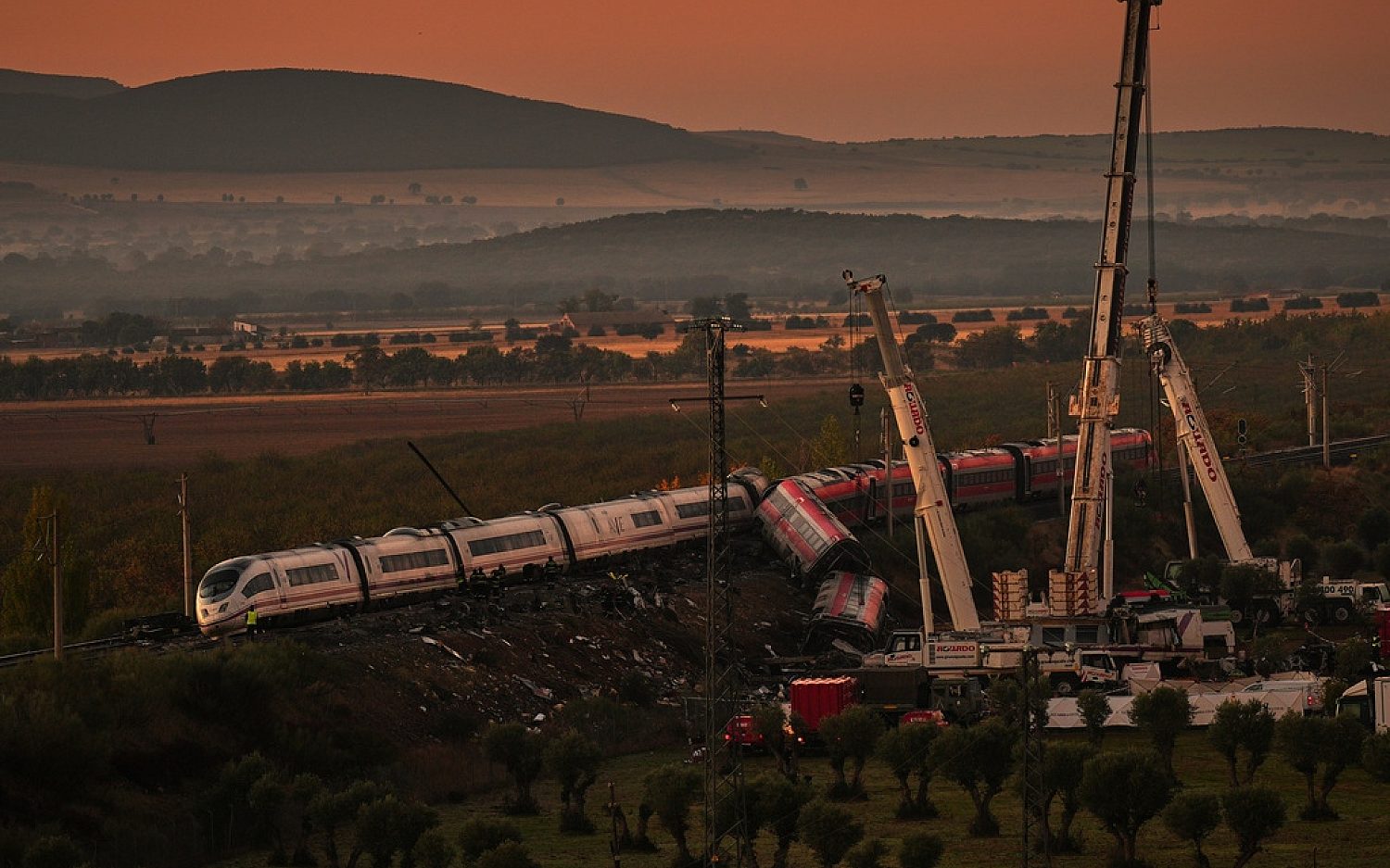 Turn to God, say Spanish churches amid train crash aftermath