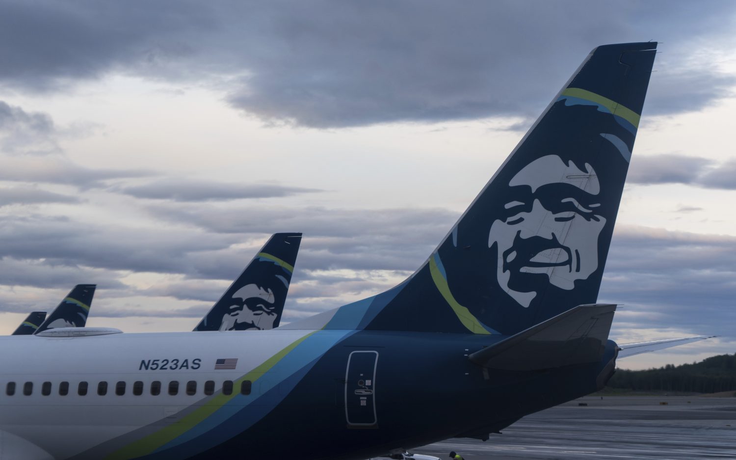 IT outage grounds all Alaska Airlines, Horizon Air flights
