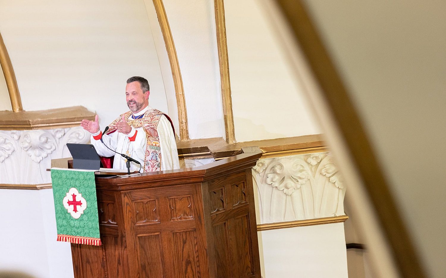 Chaplains attempt to break from Anglican Church in North America