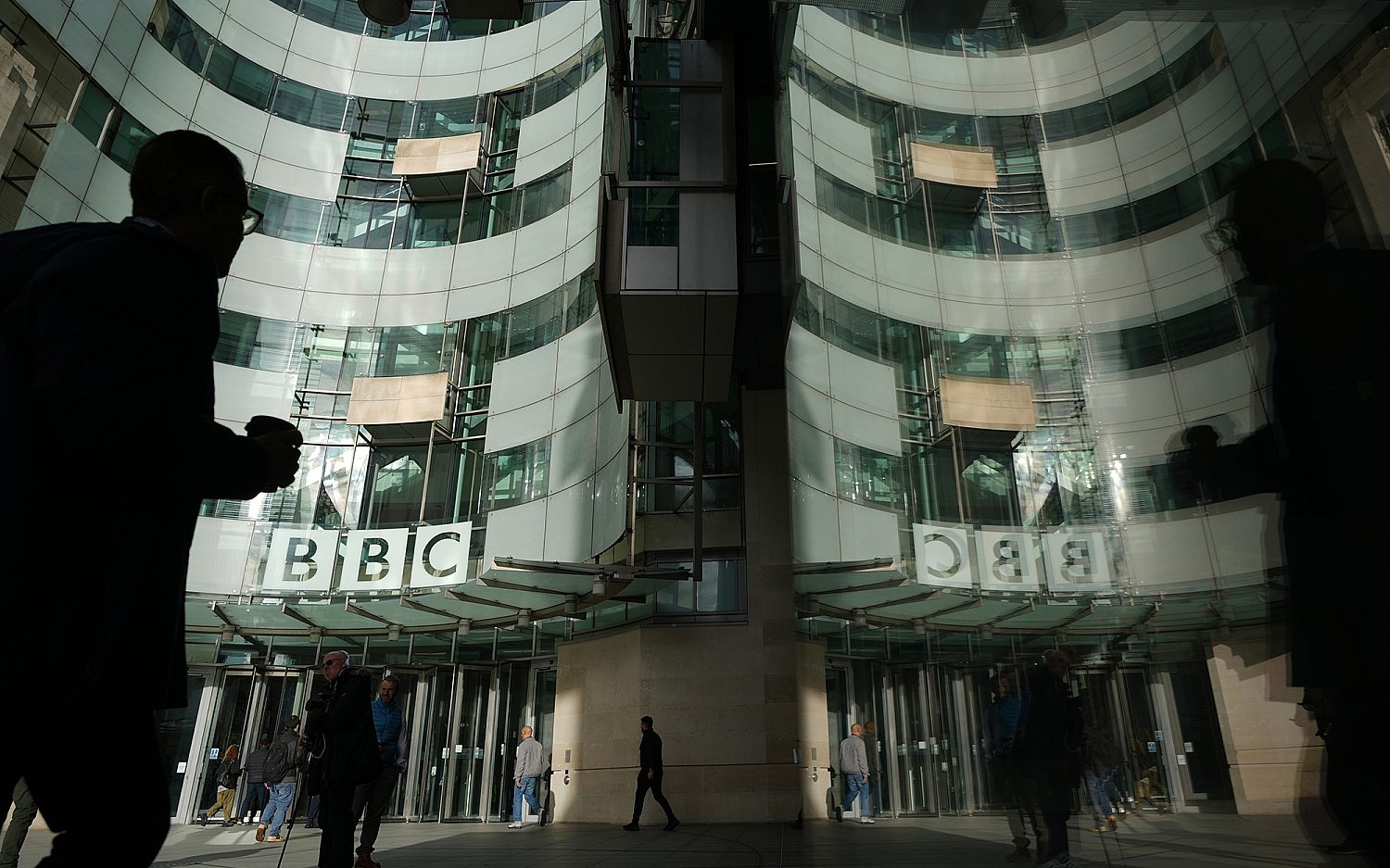 Judge sets deadline for Trump deposition in BBC trial