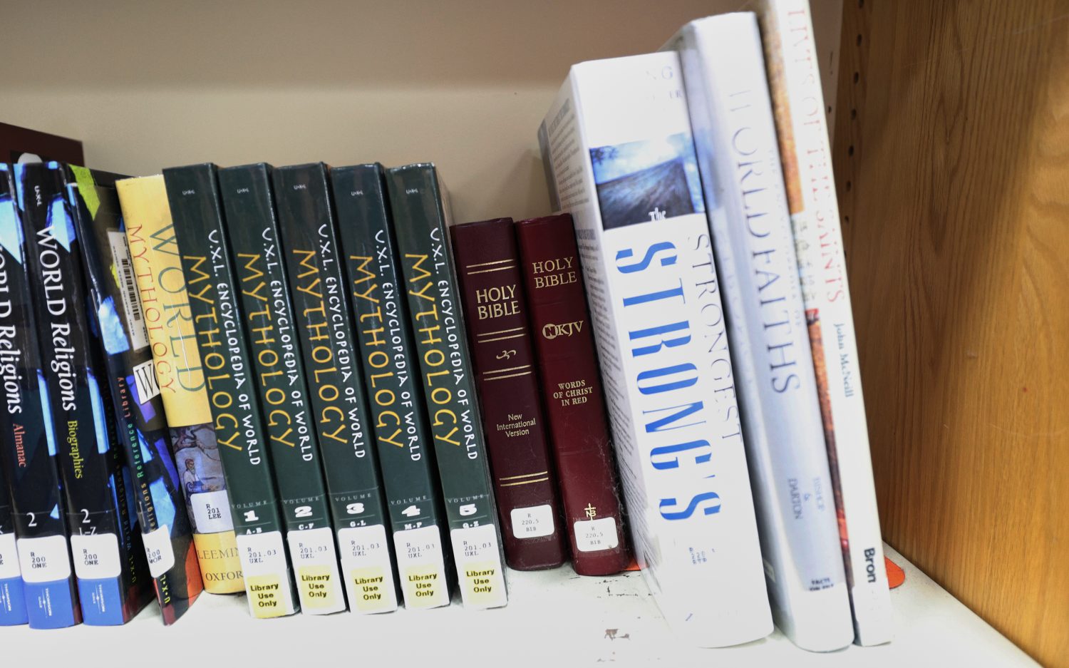 Oklahoma official cancels schools’ Bible-buying plan