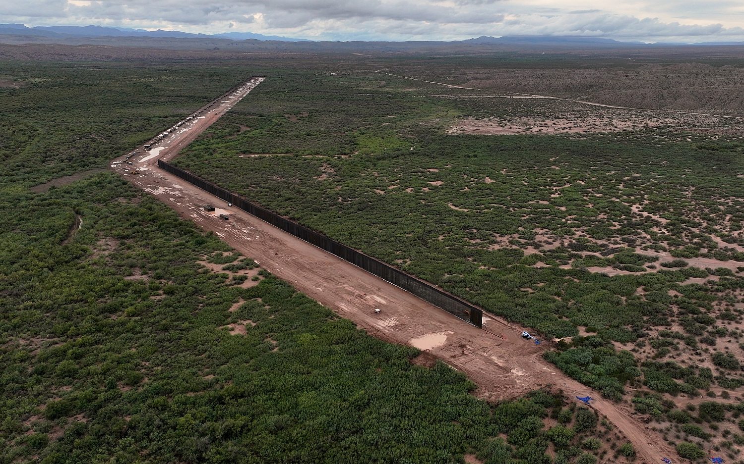 Trump officials ask SCOTUS to greenlight Big Bend border wall