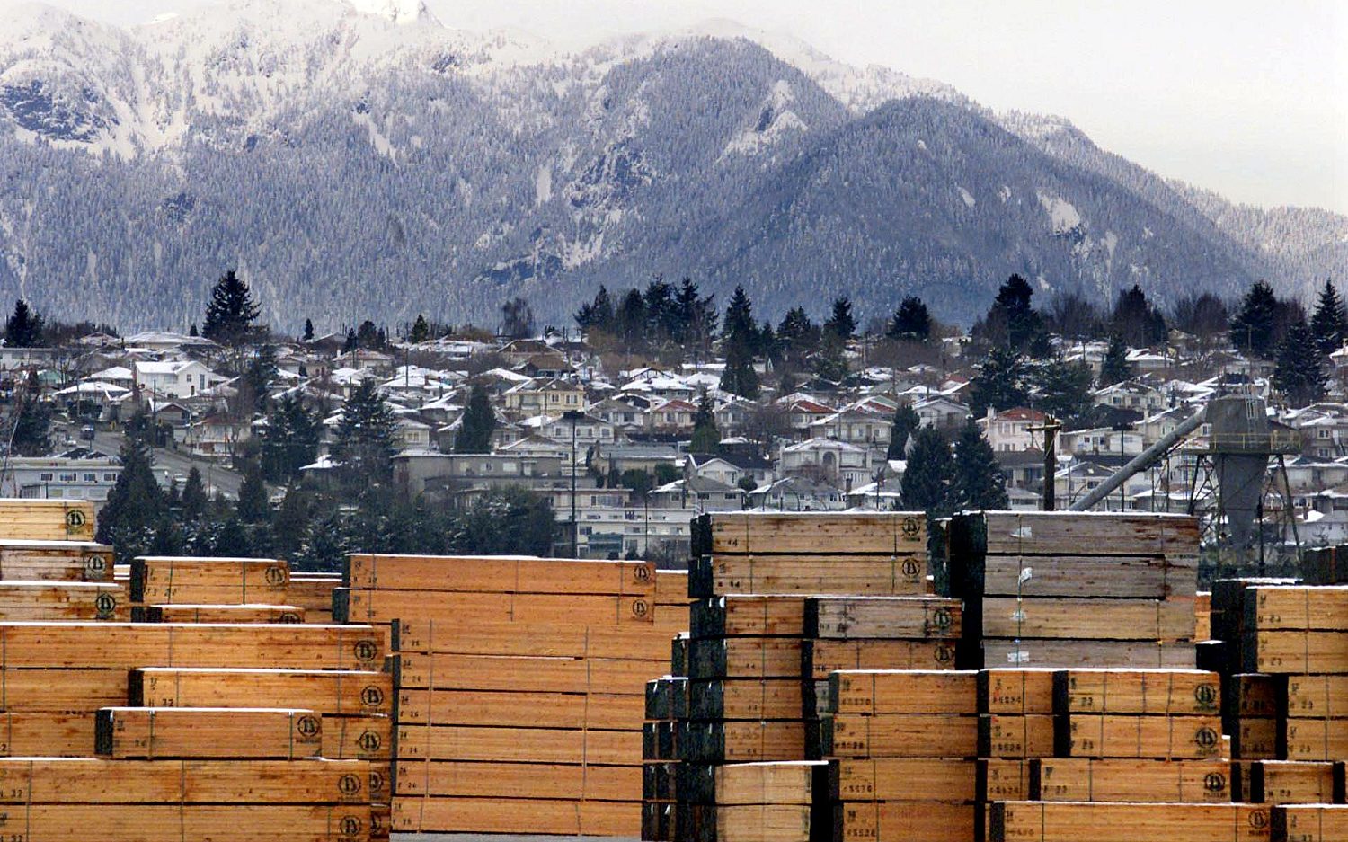 Canadian city fights order giving land rights to native tribes