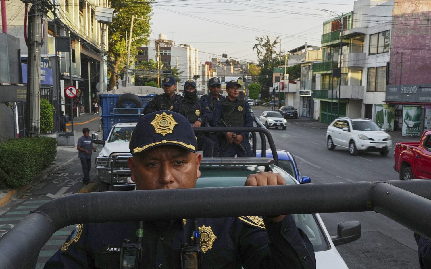 Mexico hands cartel leaders over to U.S. for trials
