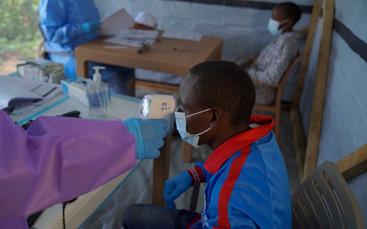 DRC health workers celebrate progress in Ebola containment