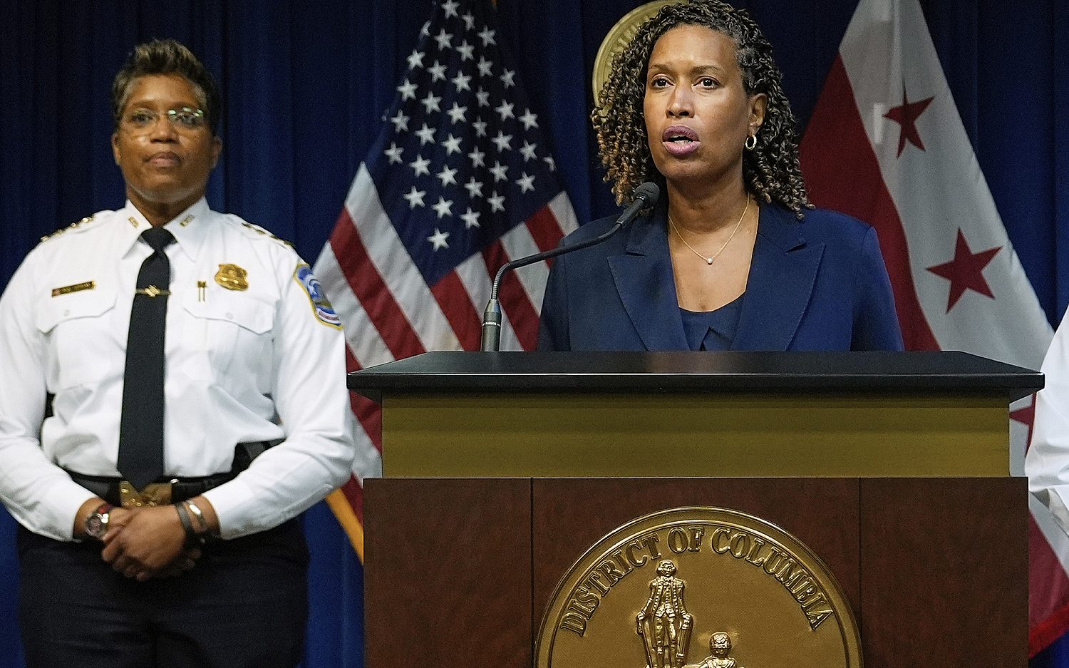 D.C. mayor expresses plans to cooperate with DOJ crime stats probe