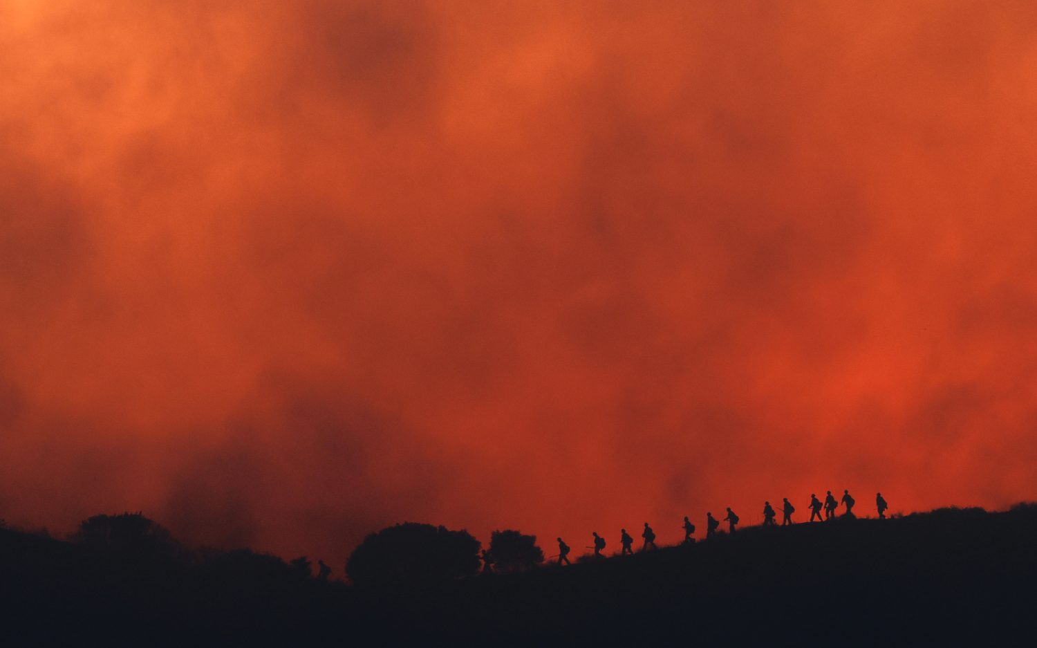Tens of thousands evacuated due to wildfire near Los Angeles