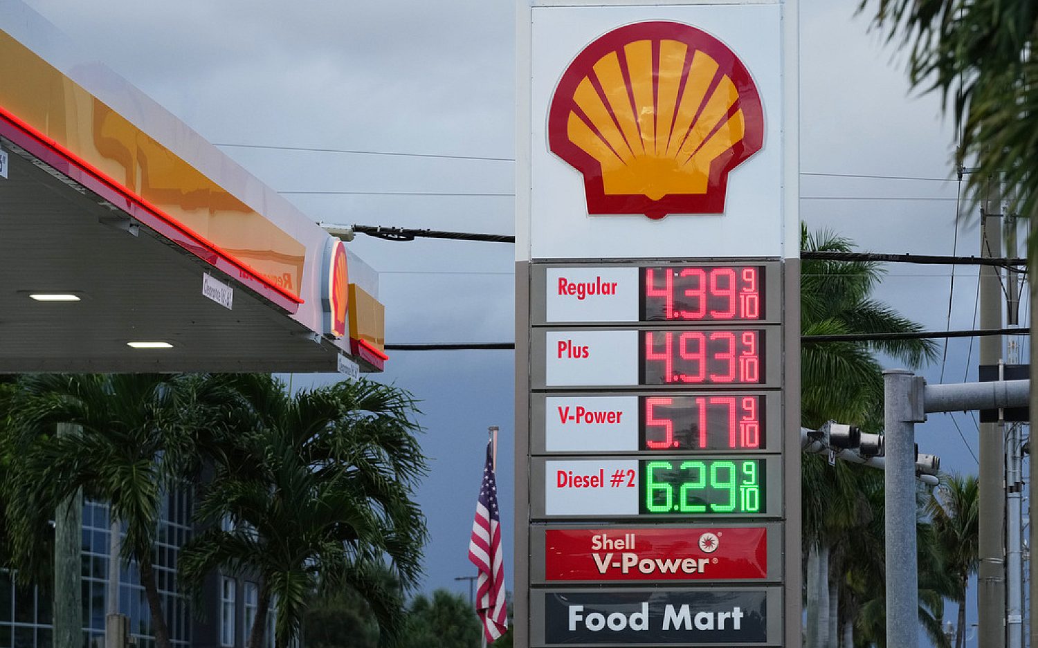 Trump expresses support for a temporary U.S. ban on diesel exports