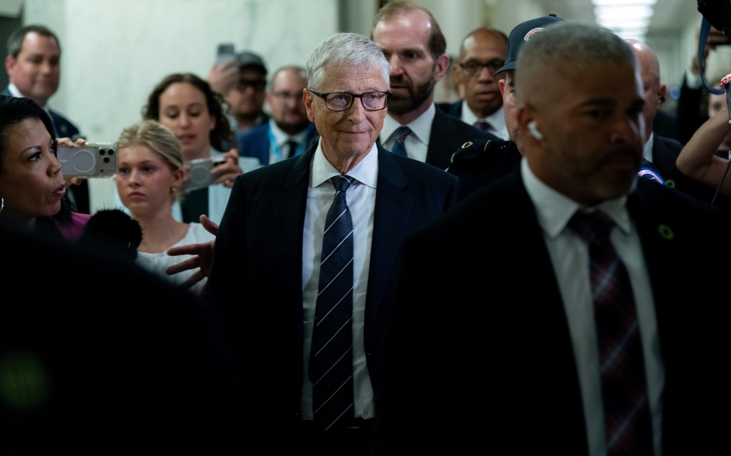 Bill Gates urges swift, tight restrictions on artificial intelligence