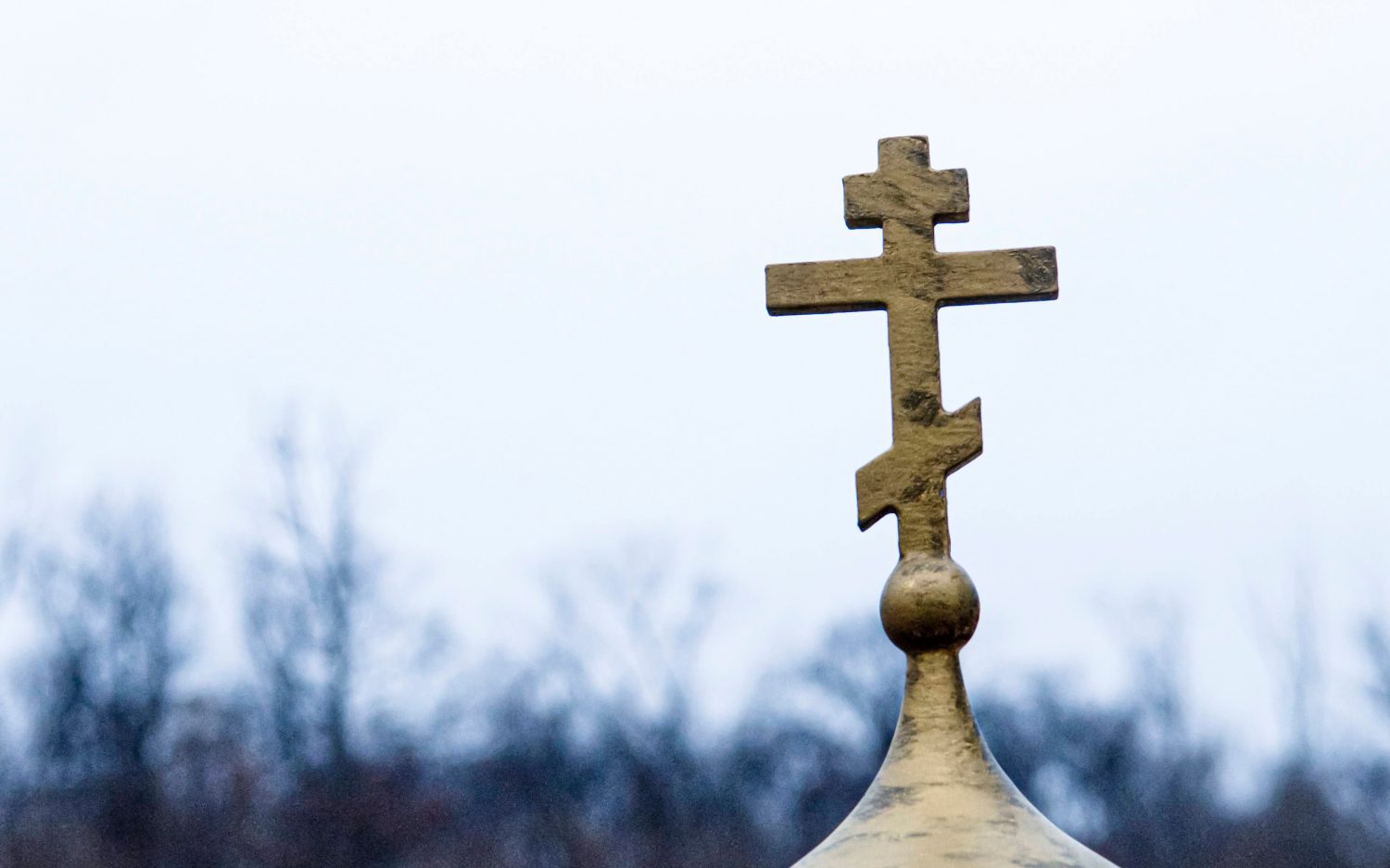 Court sides with church in defrocked Orthodox priest dispute