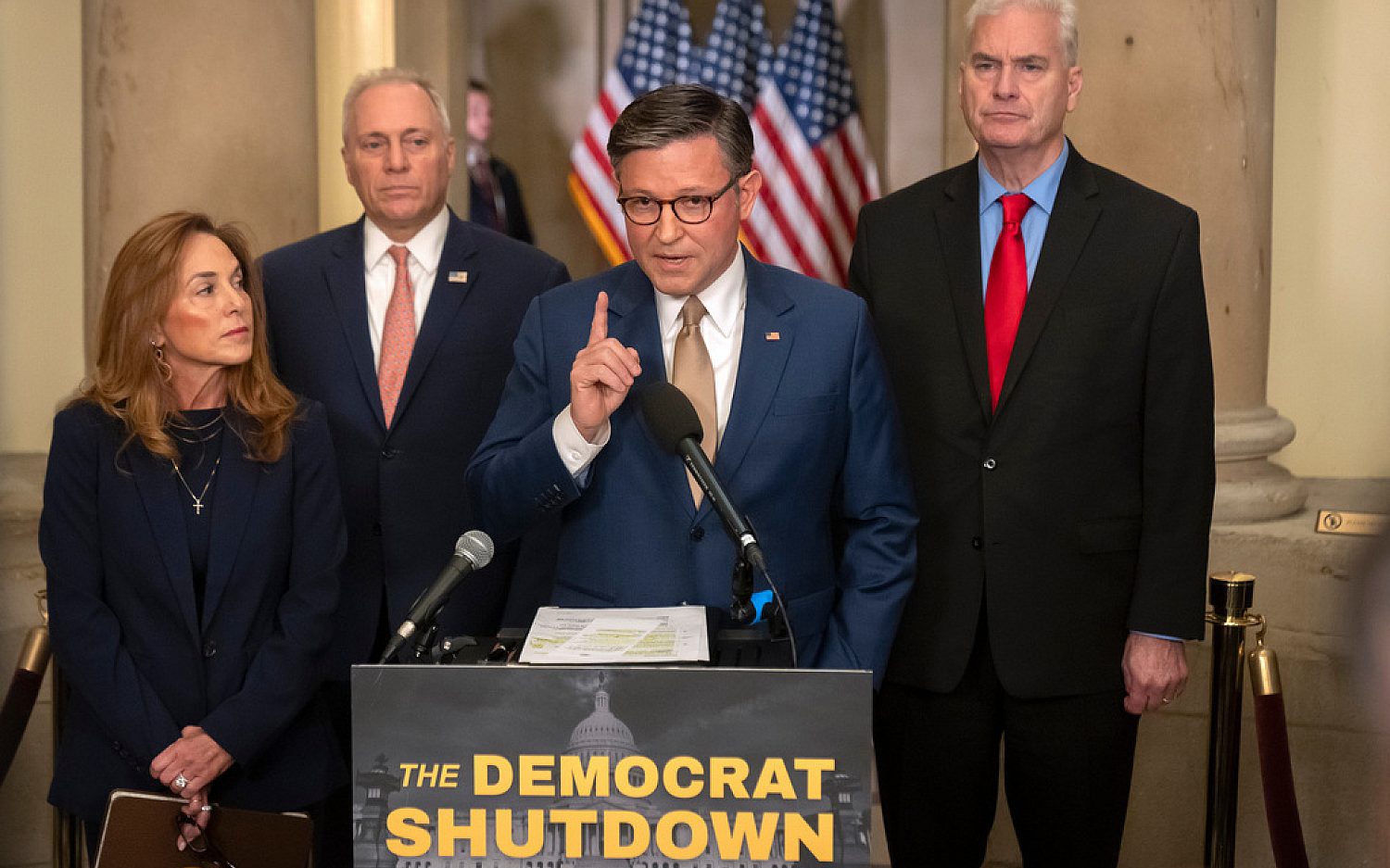 Trump to decide federal staffer cuts amid shutdown