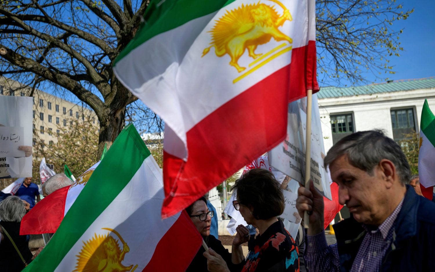 Iranian woman appeals death sentence for blasphemy