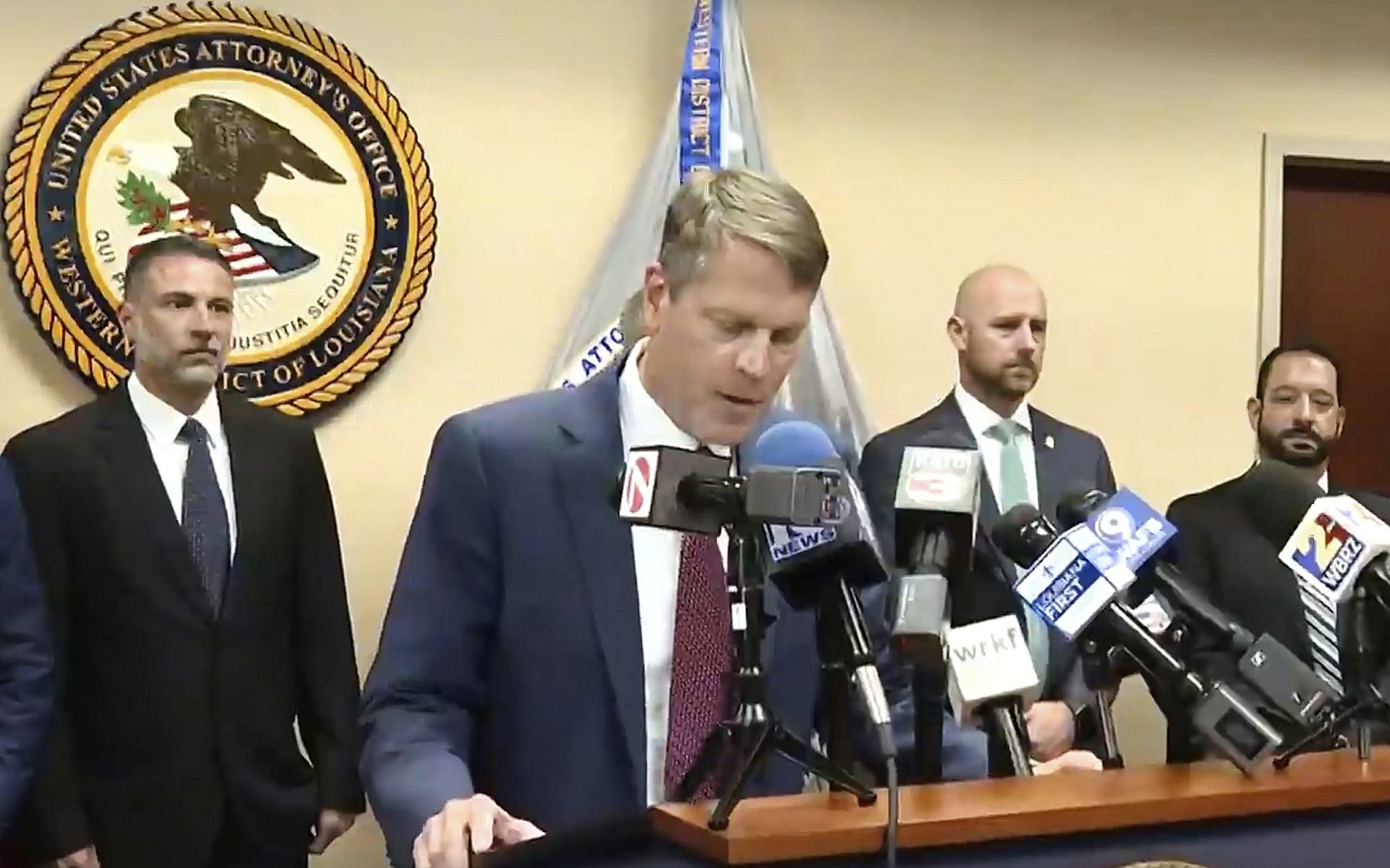 Feds accuse Louisiana police officers, business owner of visa fraud scheme