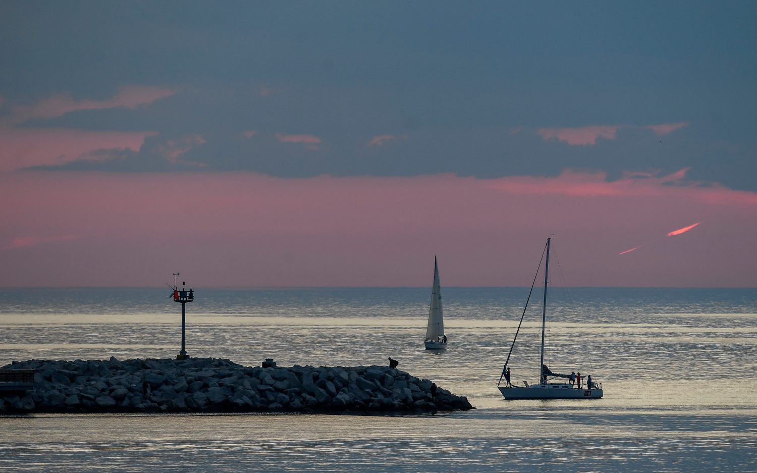 Trump renames Lake Ontario “Lake America” amid spat with Canada