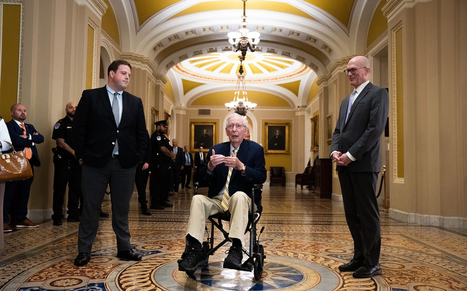Mitch McConnell returns to Senate floor