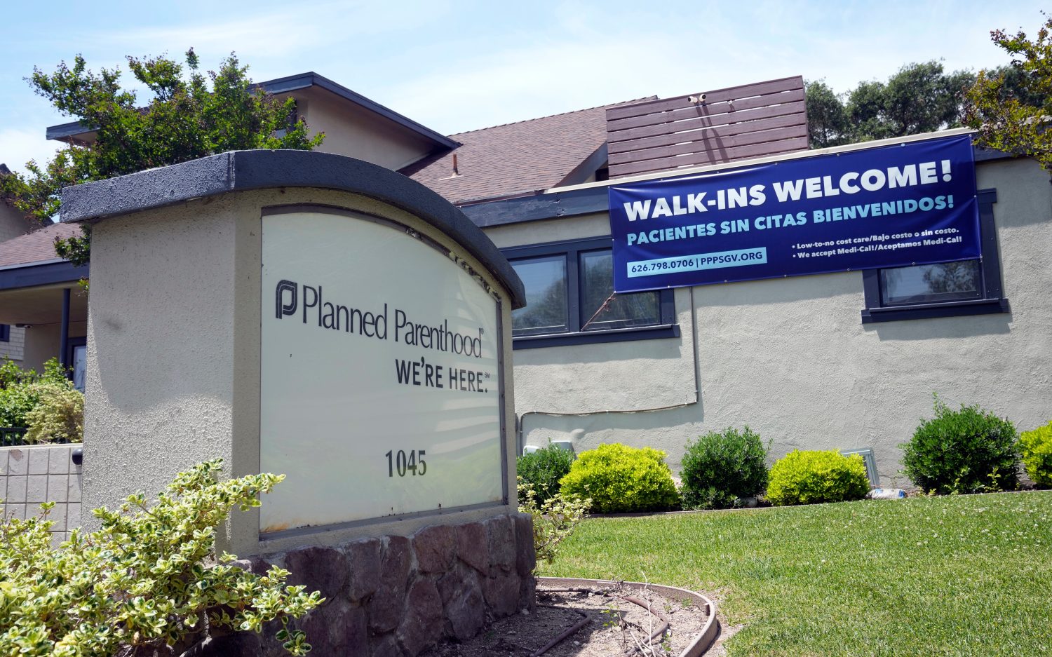 As abortion funds lag, some Planned Parenthoods offer Botox