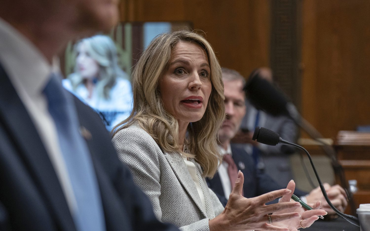 Senate committee advances Trump pick for surgeon general