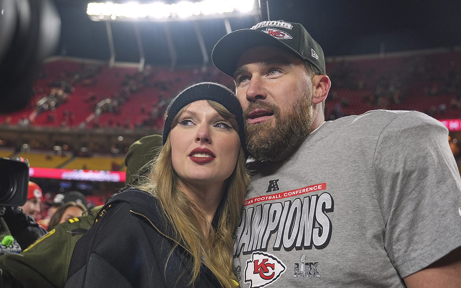 Pop star Taylor Swift announces engagement to NFL’s Travis Kelce