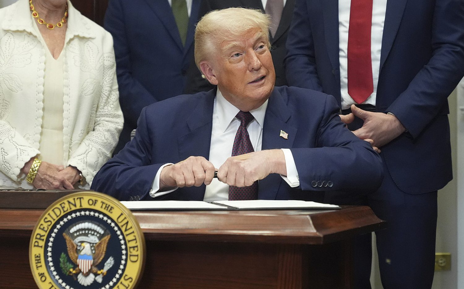 Trump signs executive orders on pharmaceuticals, space industry