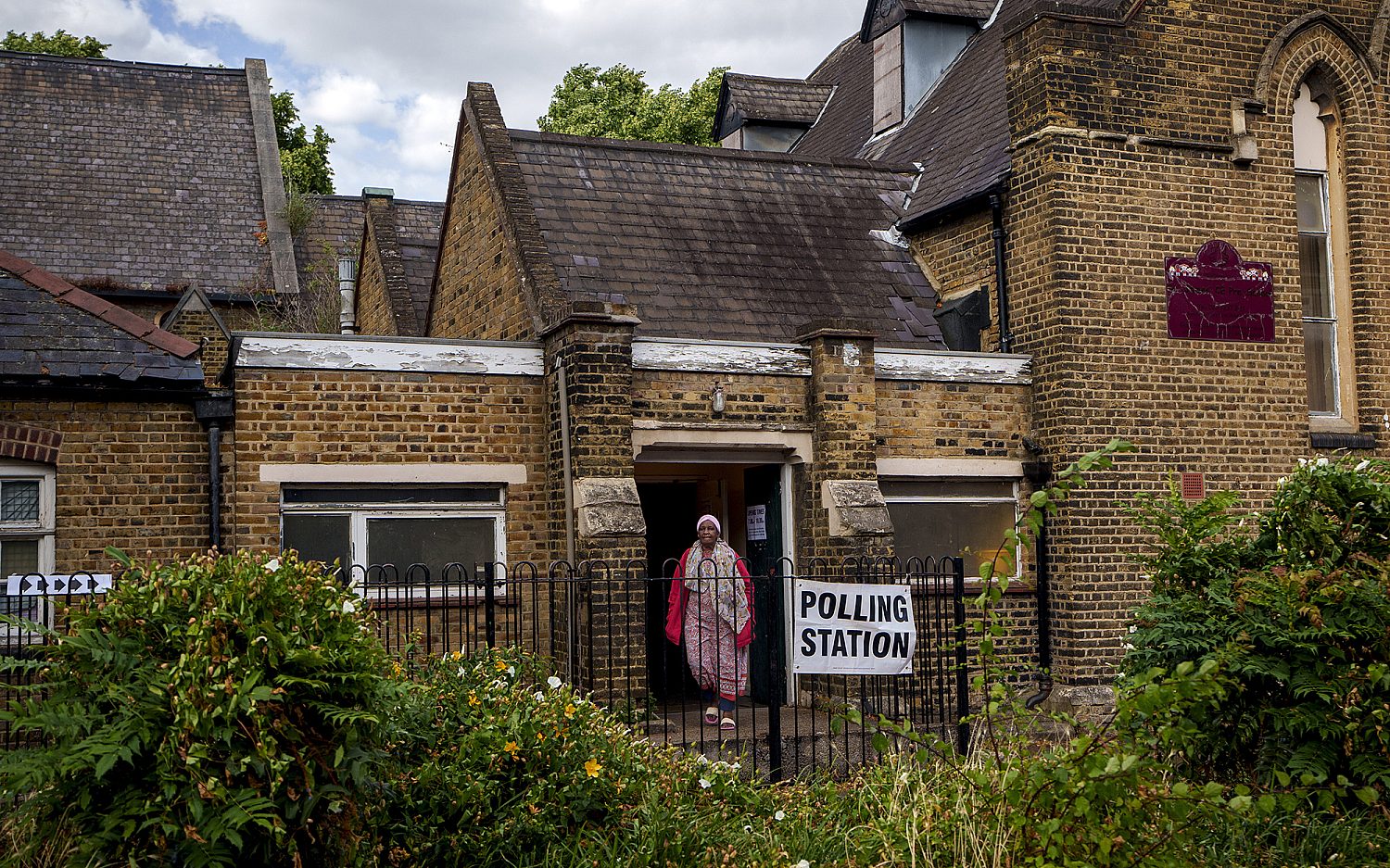 Britain to lower voting age to 16