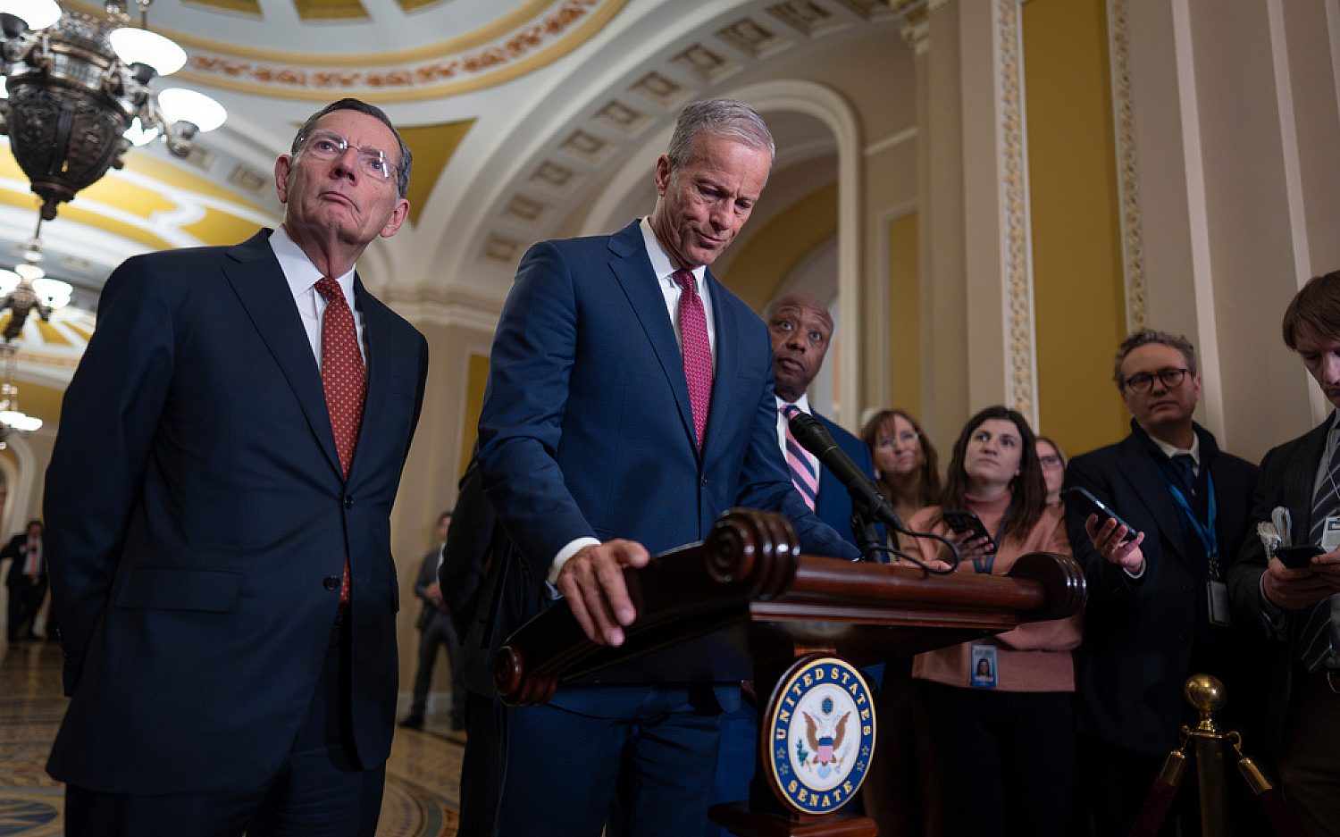 Senate GOP upholds Iran war in procedural vote