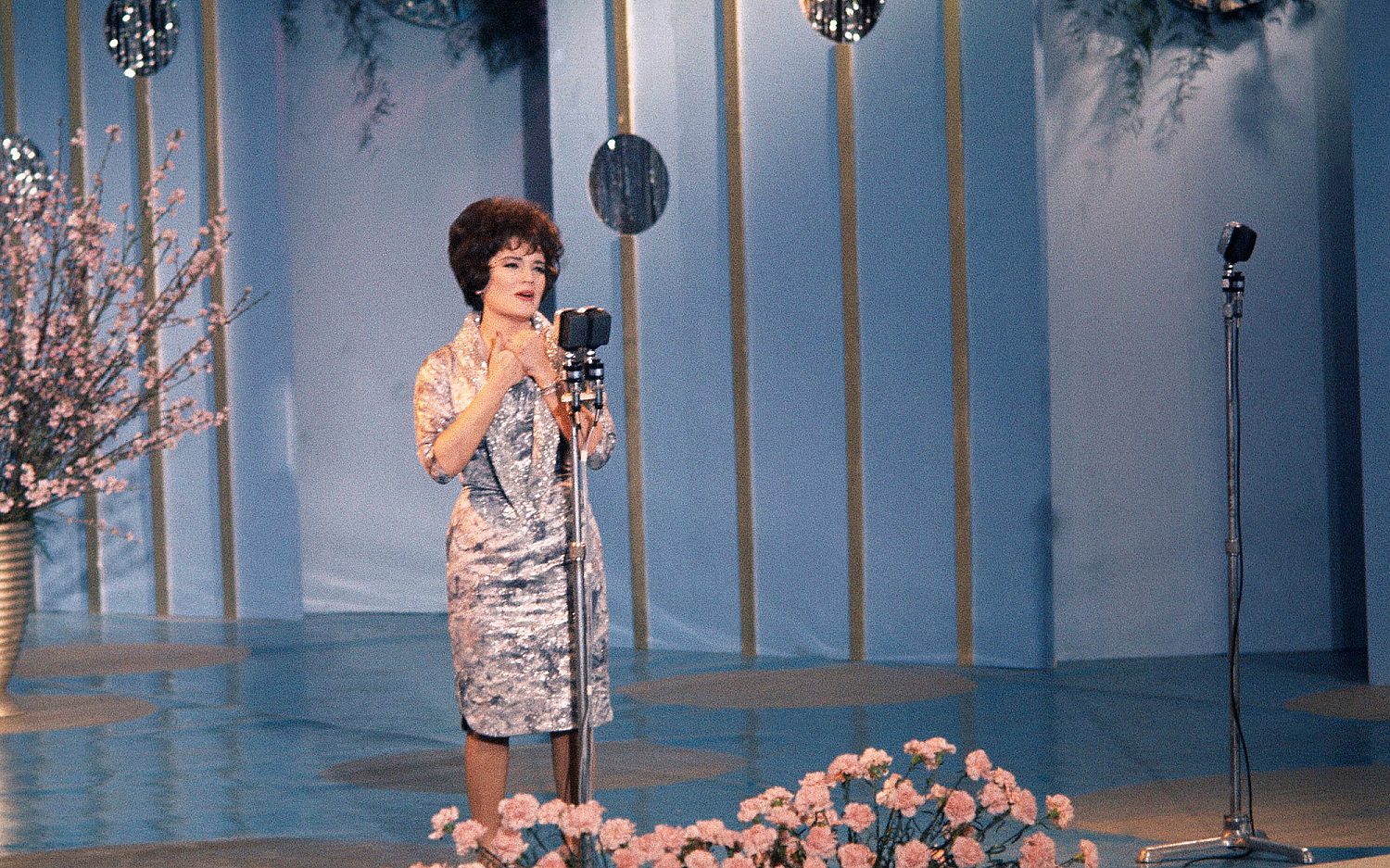 Singer Connie Francis dead at 87