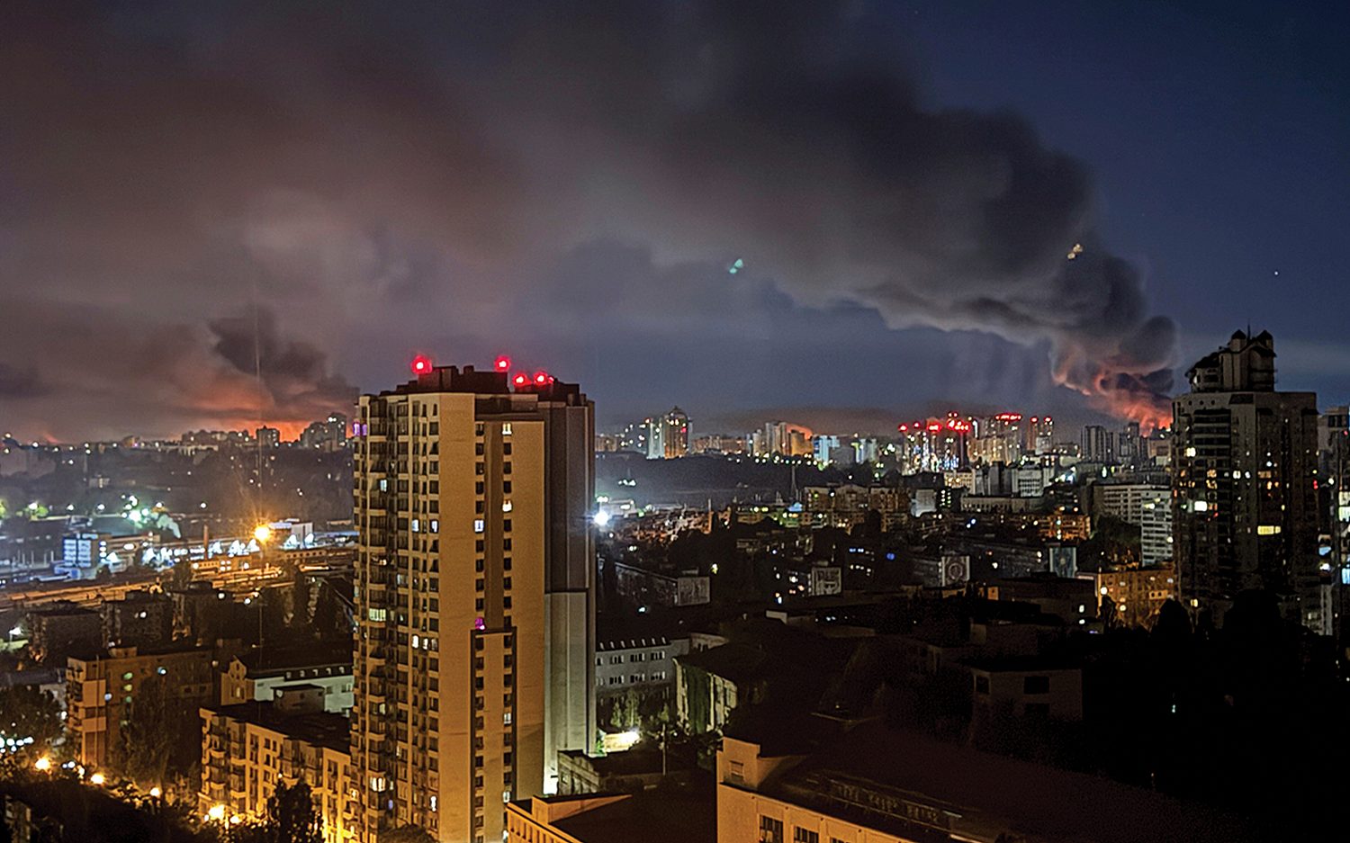 Global Briefs: Ukrainians in the crosshairs