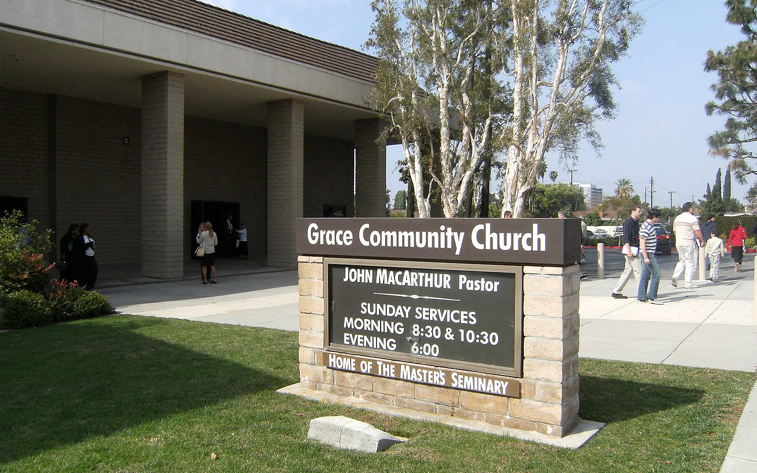 John MacArthur’s church taps late pastor’s replacement