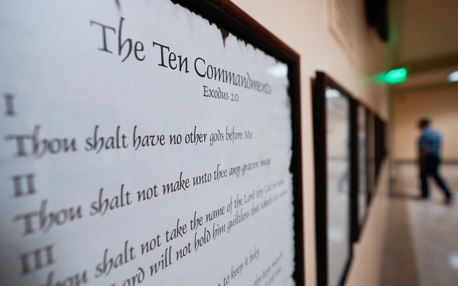 Appeals court lets Louisiana Ten Commandments law stand for now